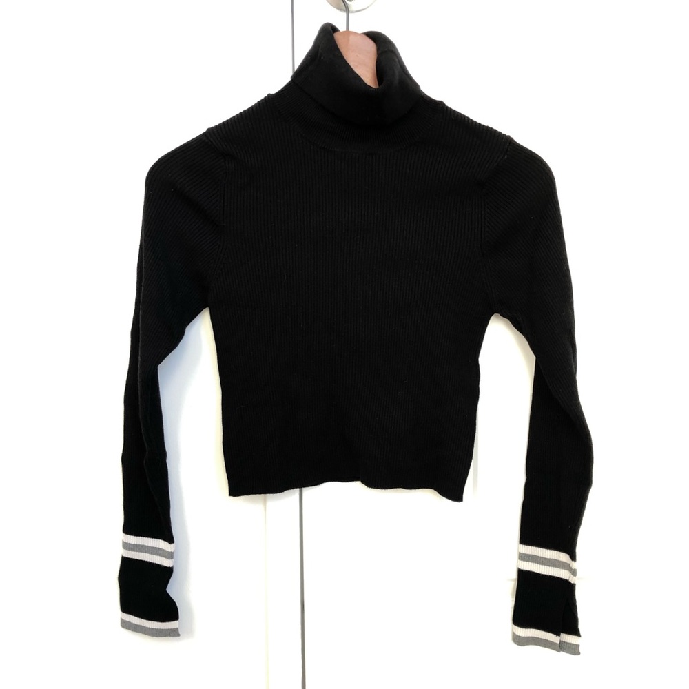 Zara Black Crop Turtleneck Medium size
